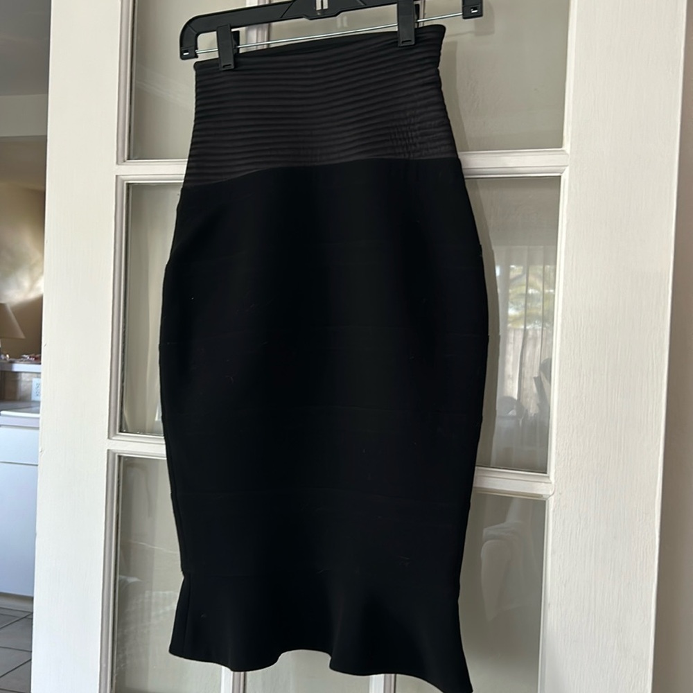 Donna Karen High Waisted Body Con Bandeau Tulip Flare Hem Skirt